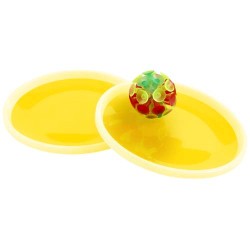 Flicka fånga-och-kasta-bollspel